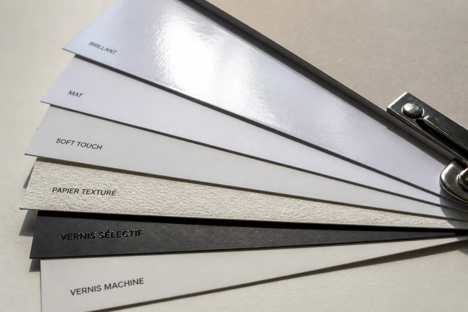 Finitions de brochure : quel rendu pour quel objectif ?