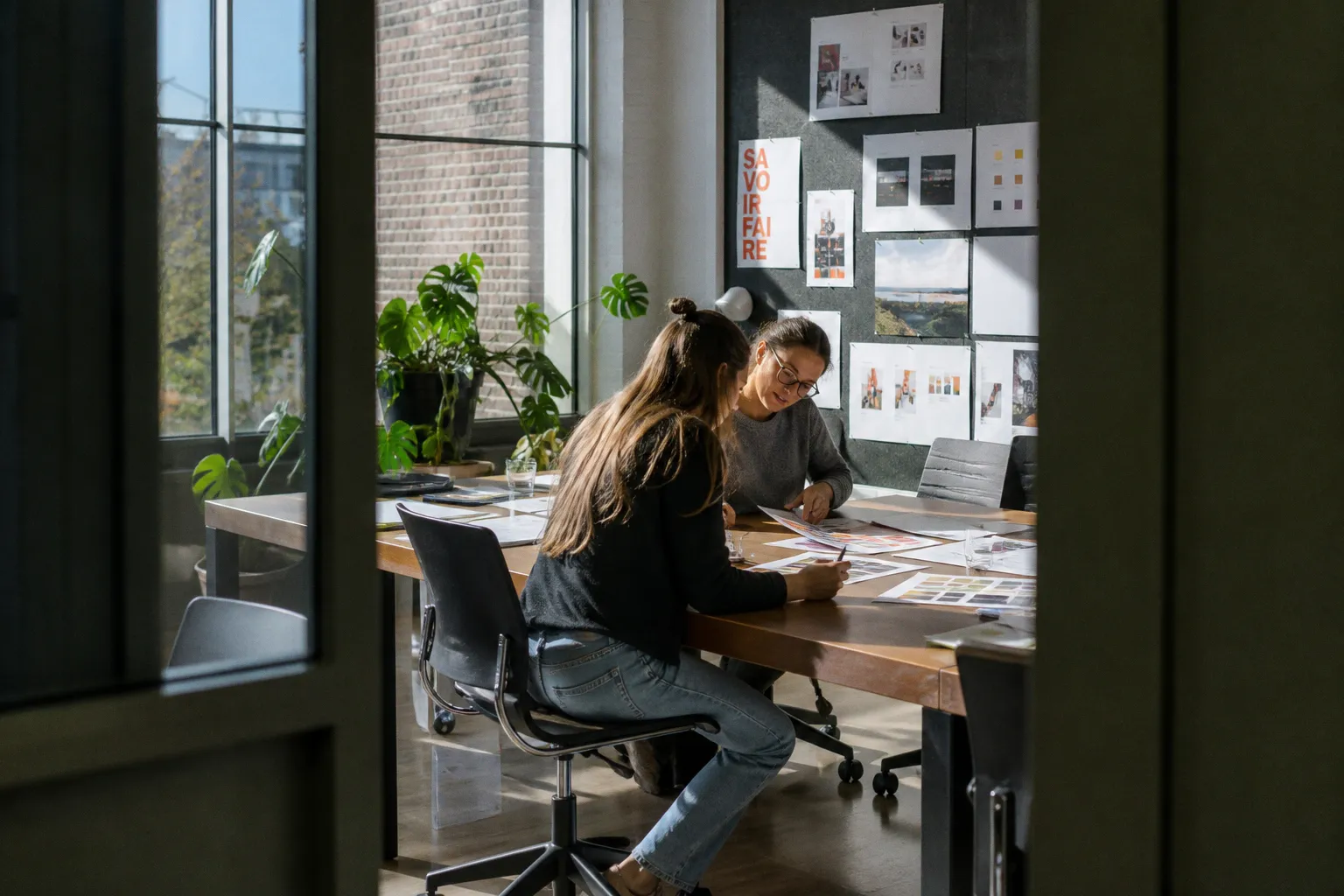 L'UQAT redéfinit son image de marque : une stratégie visuelle au service de son héritage