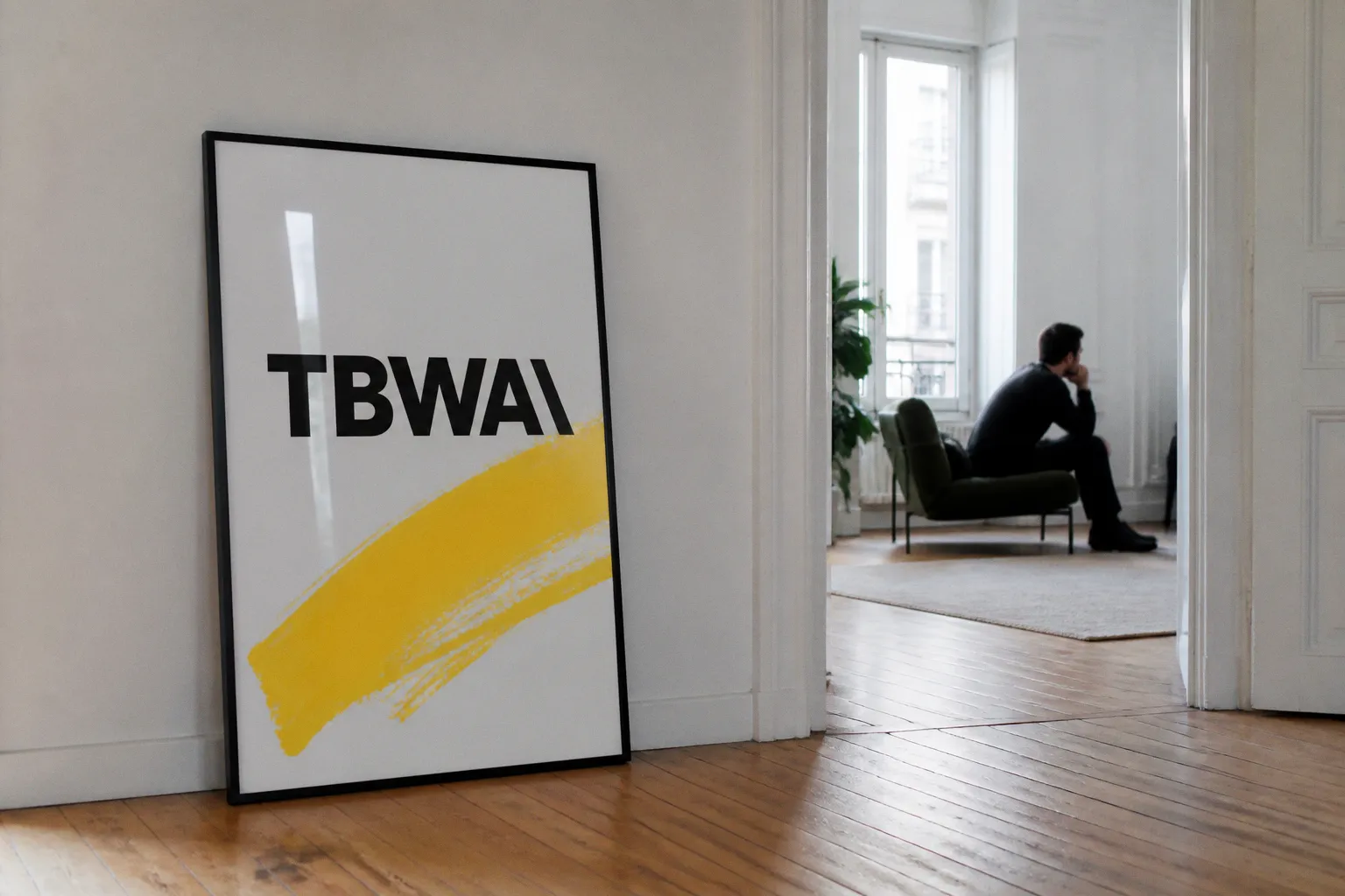 La nouvelle identité visuelle de TBWA : vers un système graphique vivant